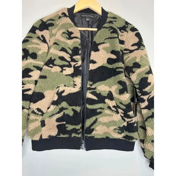 Rock & Republic Camoflauge Zip Up Sherpa Fleece Jacket Size Women's Small NWT - Picture 3 of 7